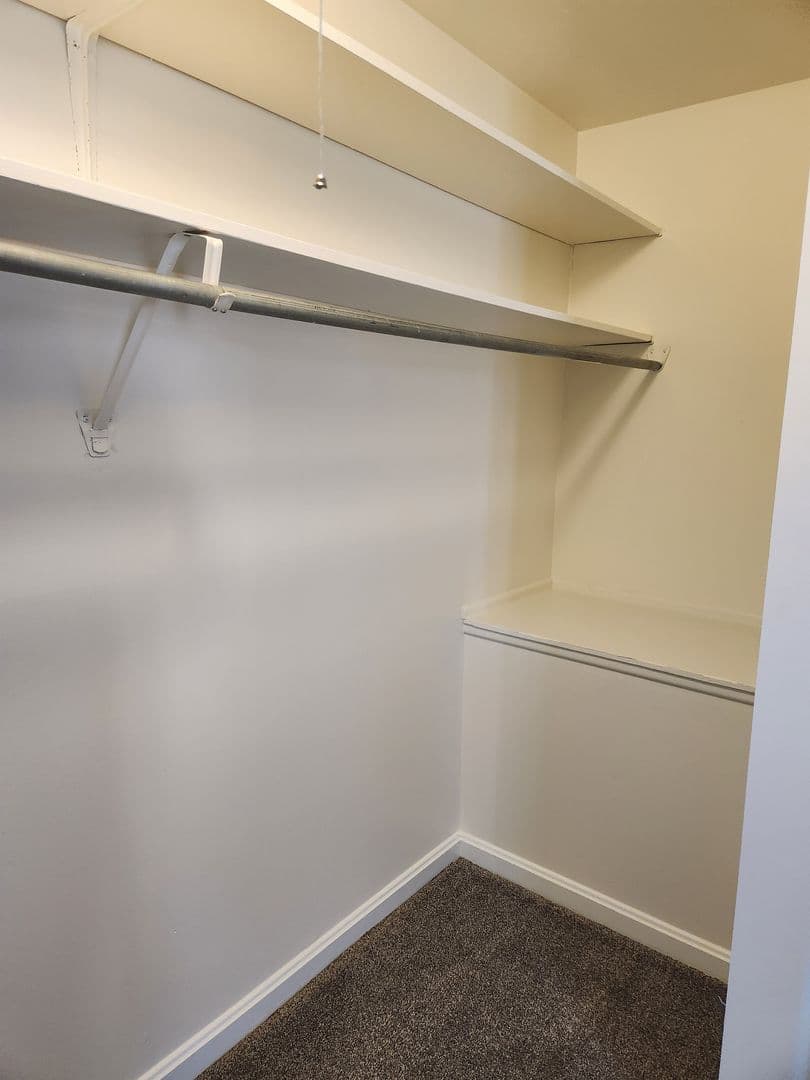 Lancaster Apartment: 1501 Butter Road