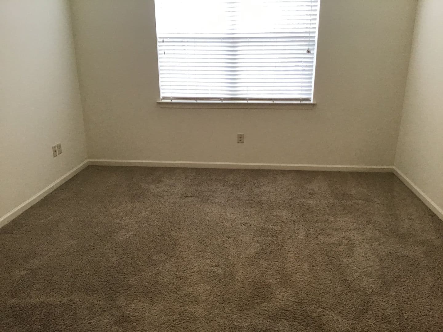 Lancaster Apartment: 231 Kilgannon Lane