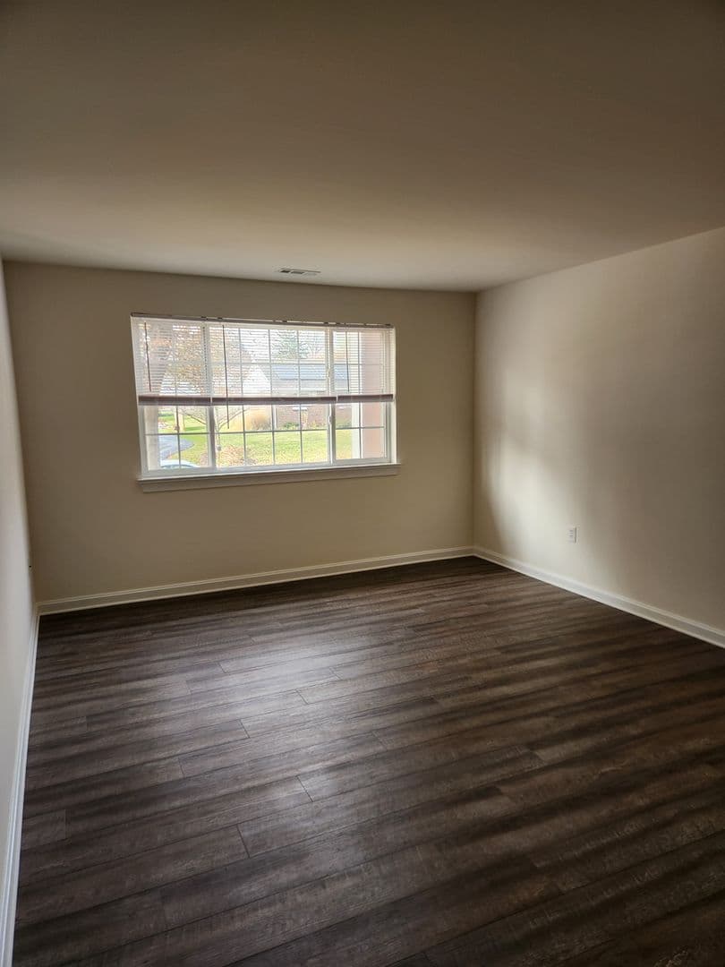 Lancaster Apartment: 30 Waverly Avenue