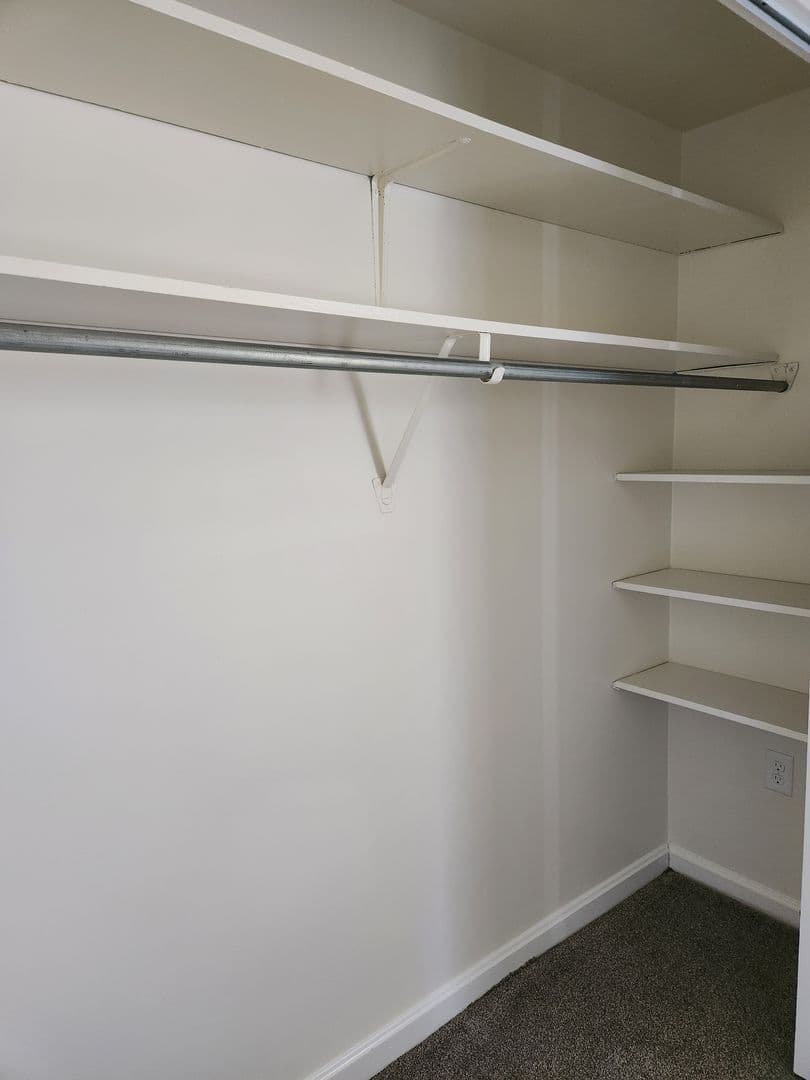 Lancaster Apartment: 1501 Butter Road