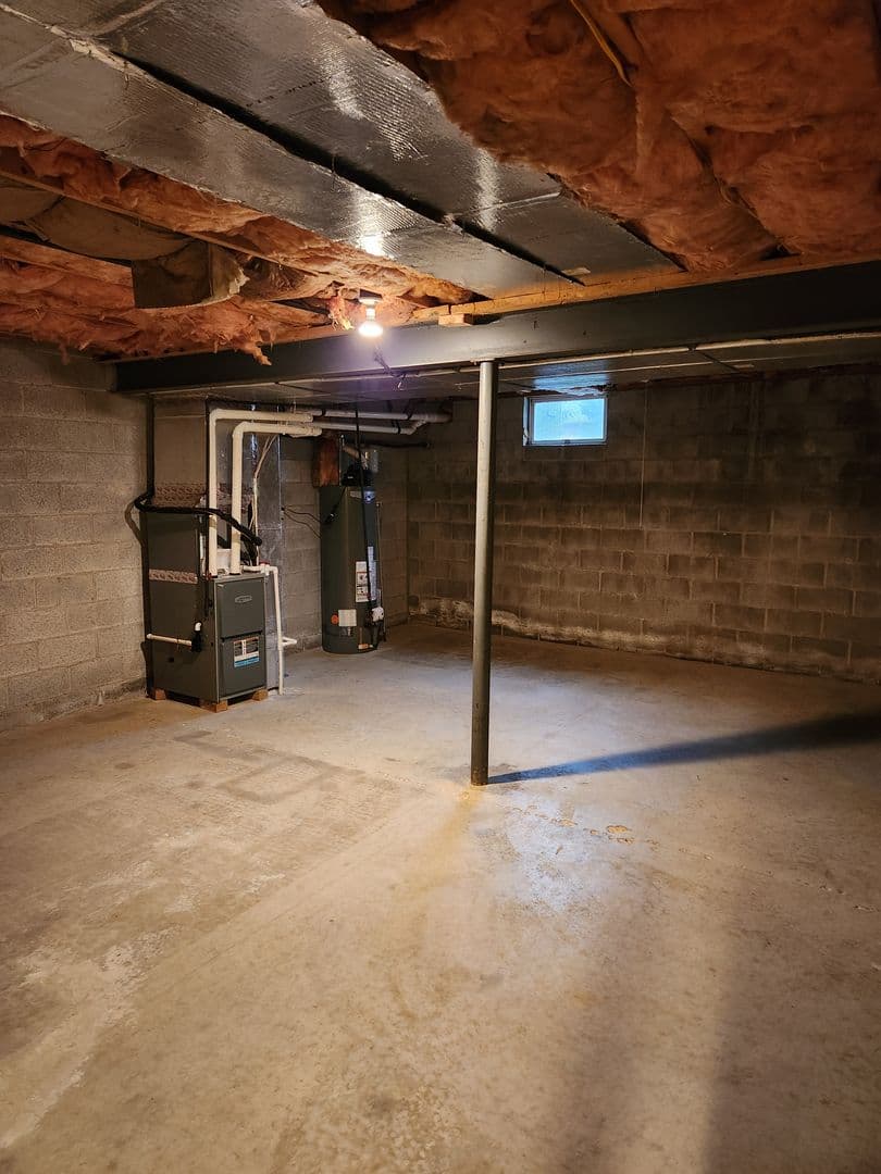 Lancaster Apartment: Pine Bridge Lane