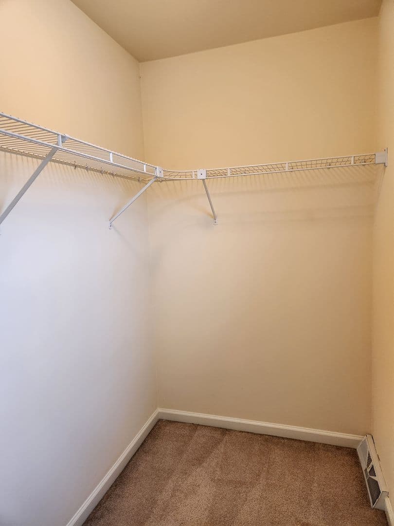 Lancaster Apartment: Pine Bridge Lane