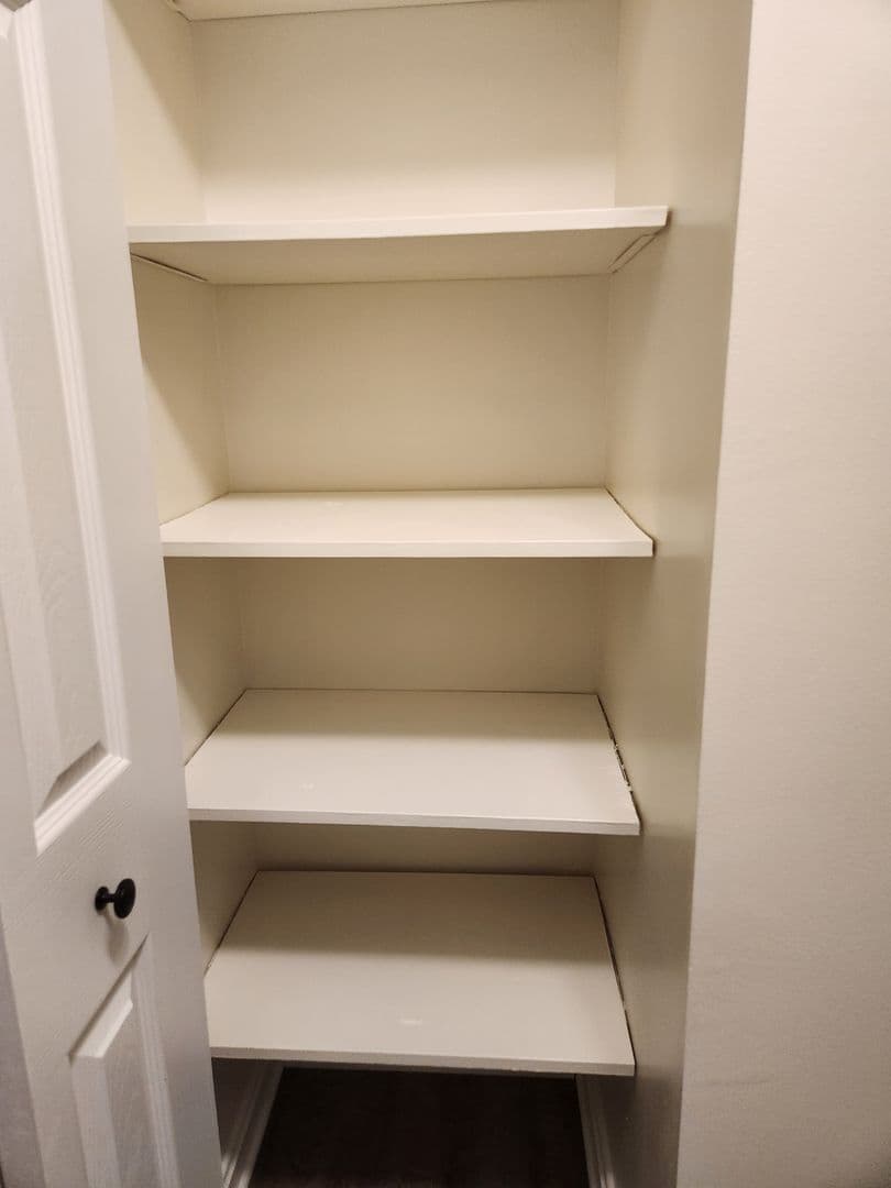 Lancaster Apartment: 1501 Butter Road