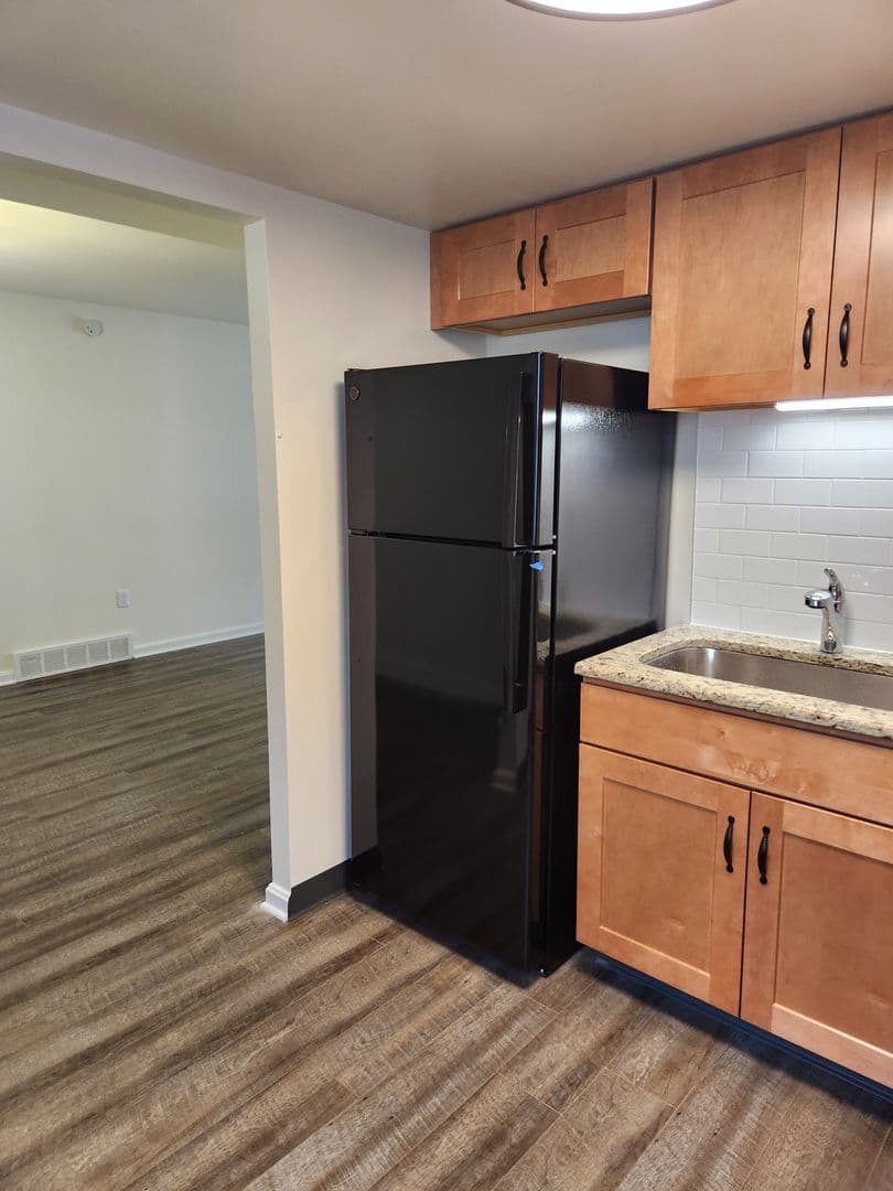 Lancaster Apartment: 1501 Butter Road