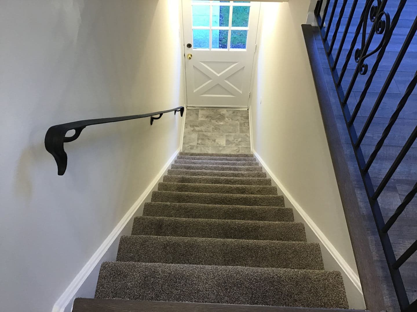 Lancaster Apartment: 30 Waverly Avenue