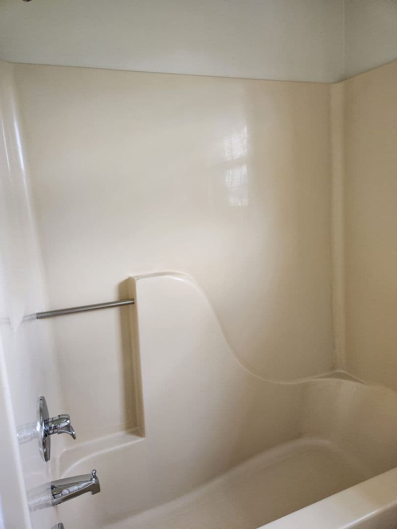 Lancaster Apartment: Pine Bridge Lane