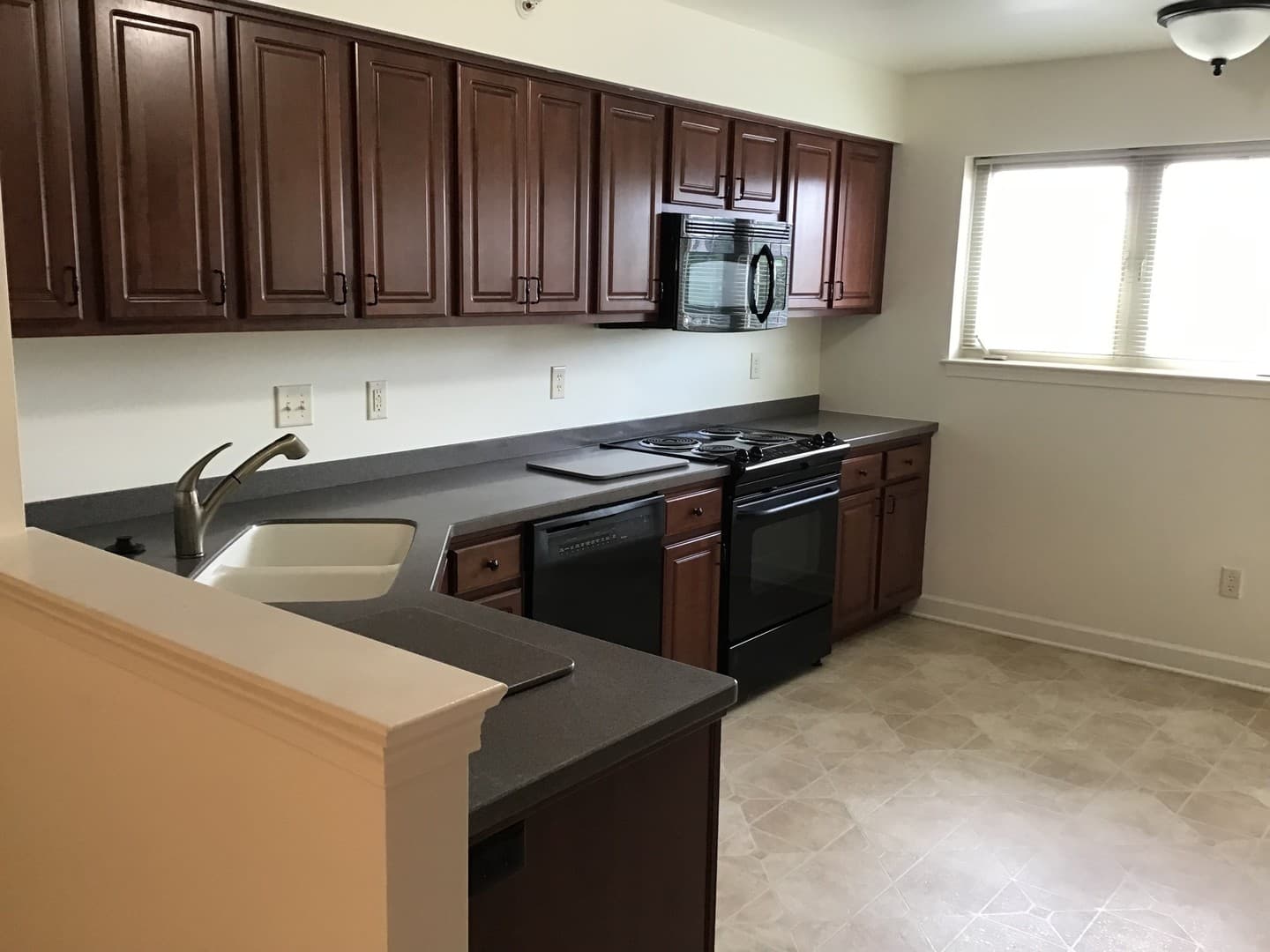 Lancaster Apartment: Stone Creek Road