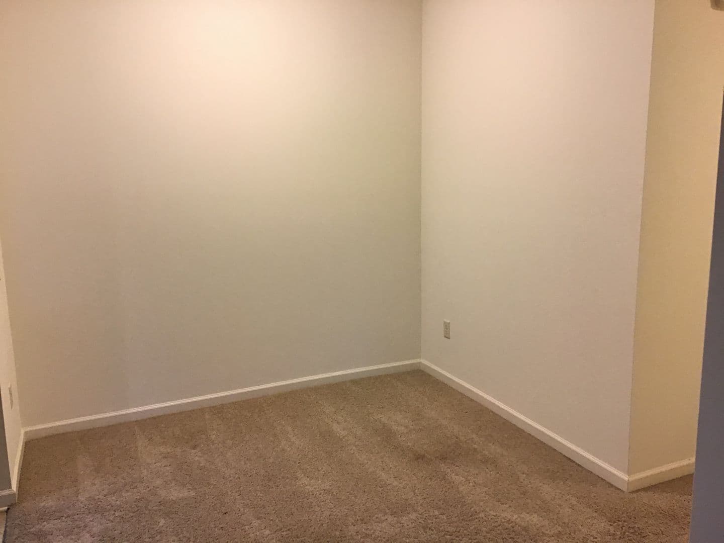 Lancaster Apartment: 231 Kilgannon Lane