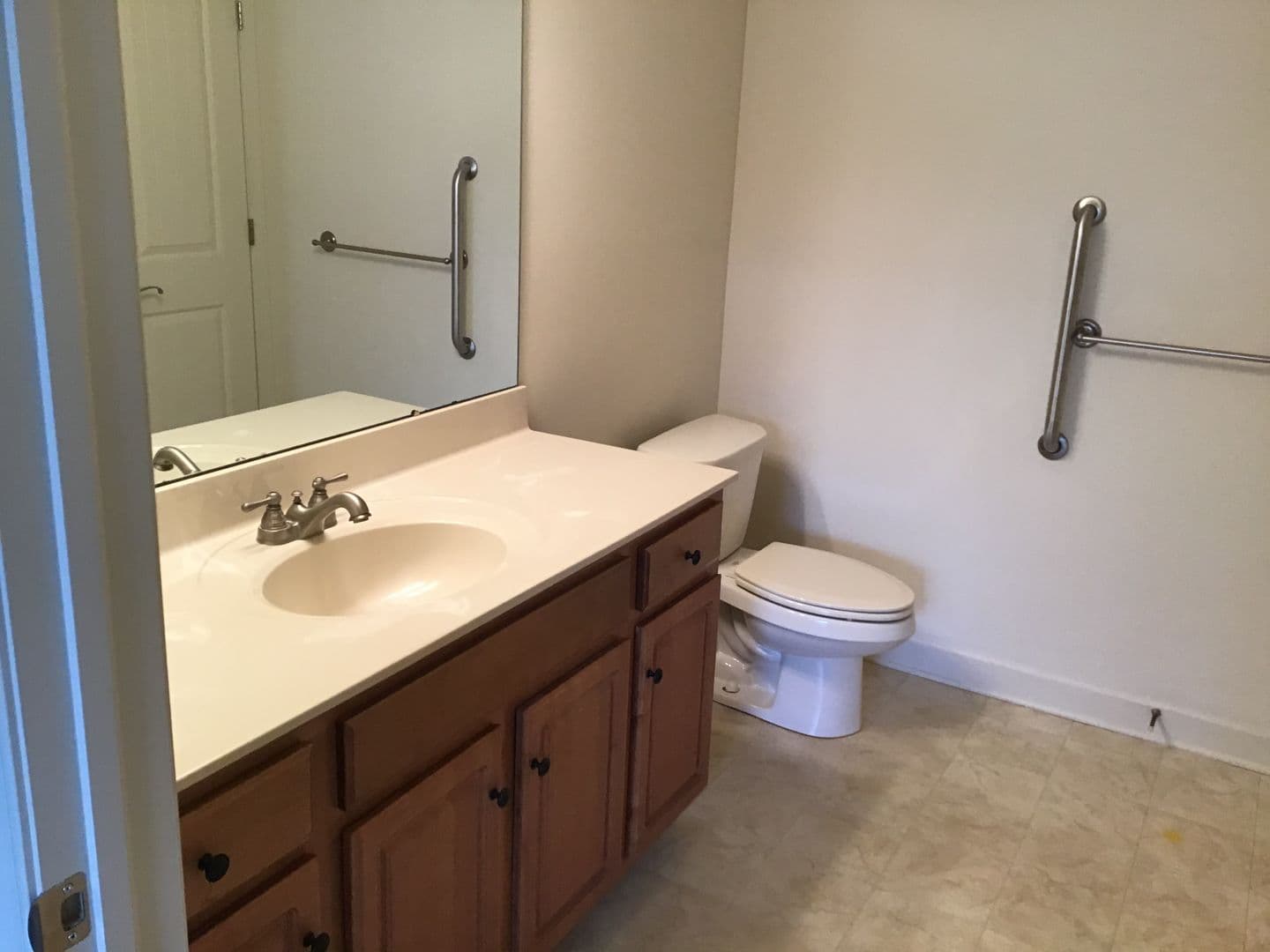Lancaster Apartment: Stone Creek Road