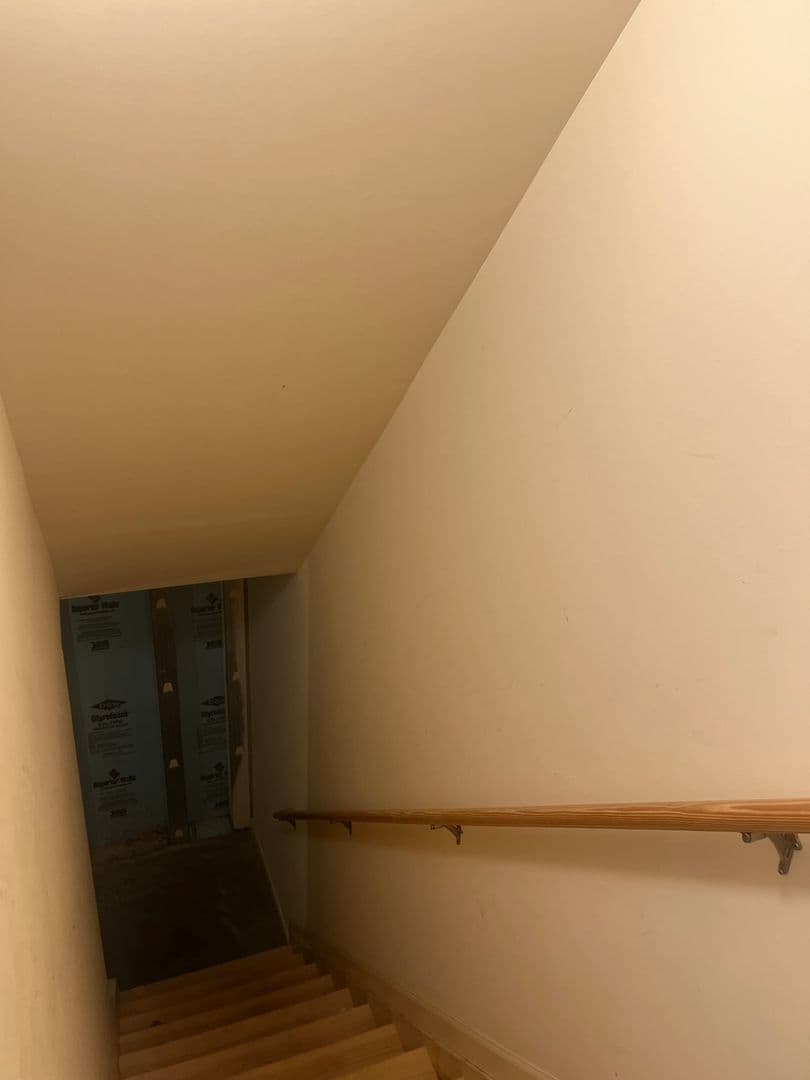 Lancaster Apartment: 231 Kilgannon Lane