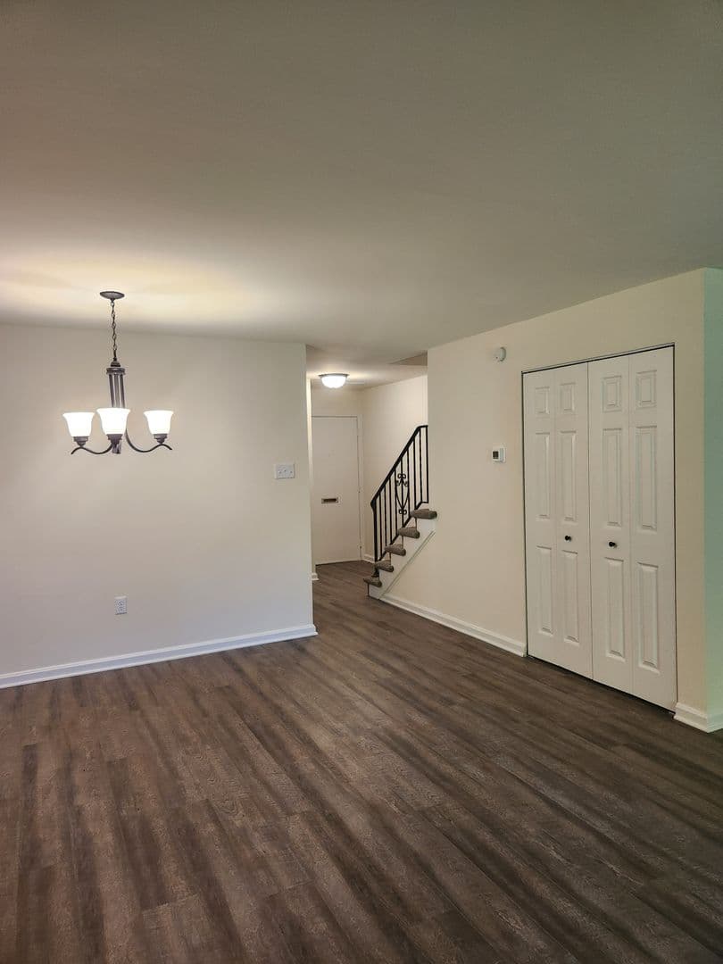 Lancaster Apartment: 1501 Butter Road