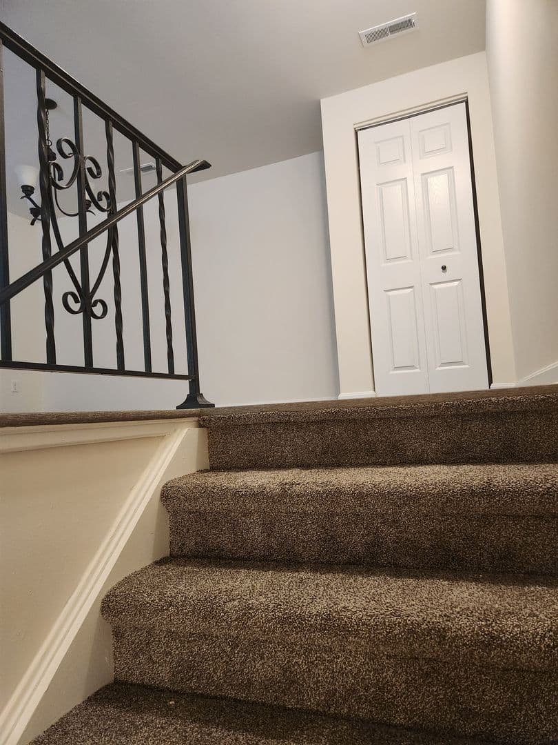 Lancaster Apartment: 1501 Butter Road