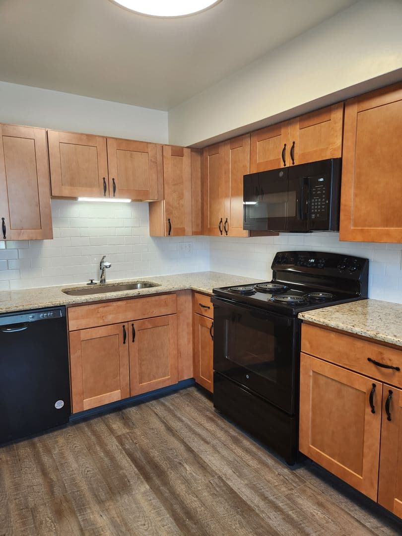 Lancaster Apartment: 1501 Butter Road