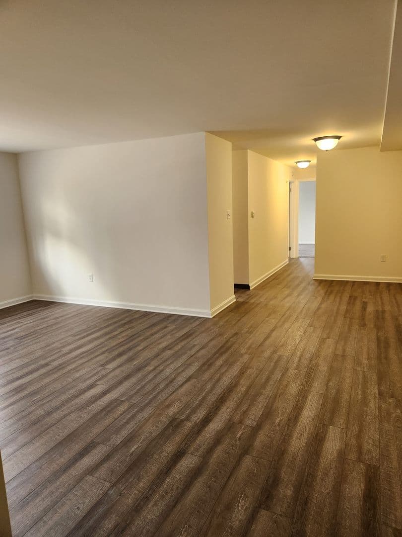Lancaster Apartment: 30 Waverly Avenue