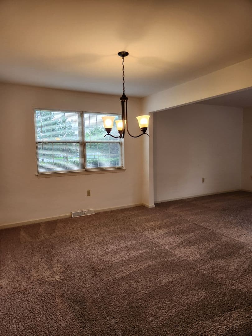 Lancaster Apartment: Pine Bridge Lane