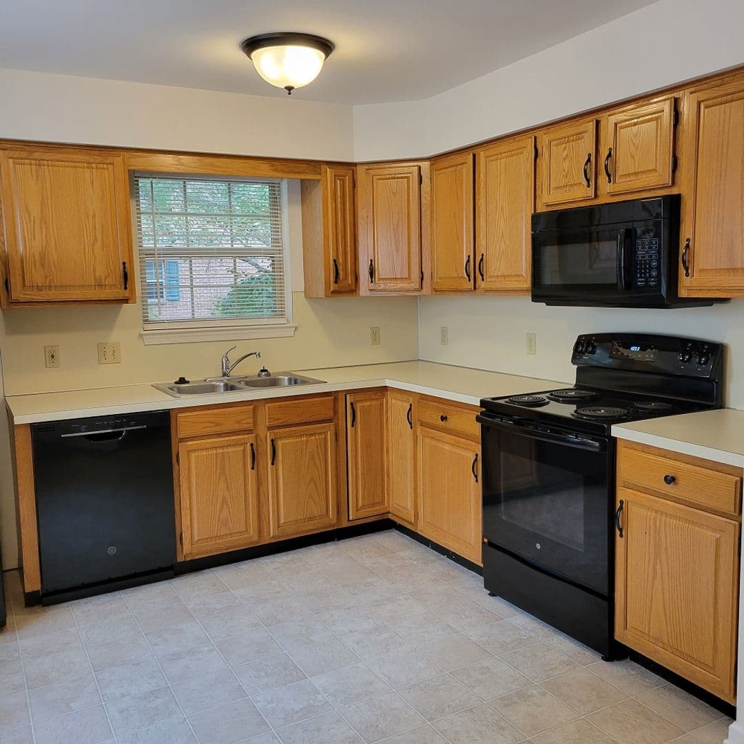 Lancaster Apartment: Pine Bridge Lane