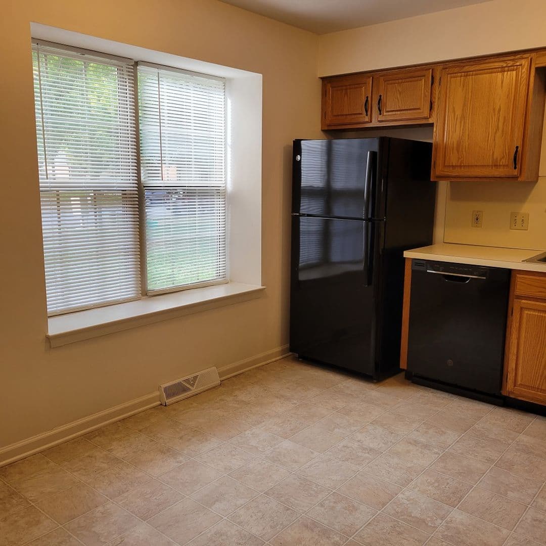 Lancaster Apartment: Pine Bridge Lane