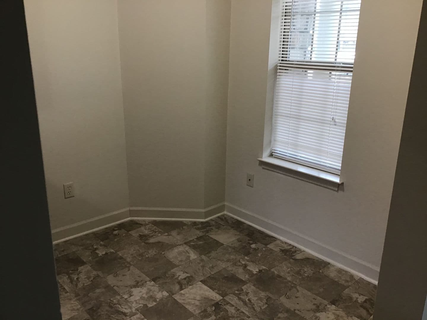 Lancaster Apartment: Stone Creek Road