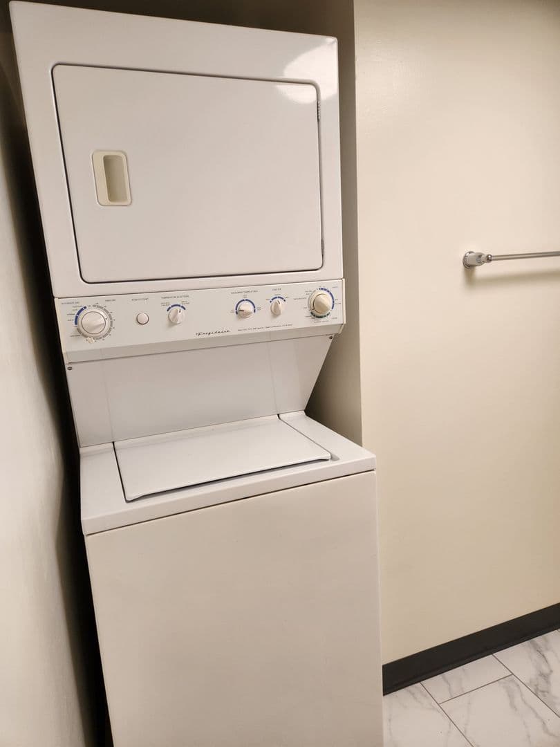 Lancaster Apartment: 1501 Butter Road