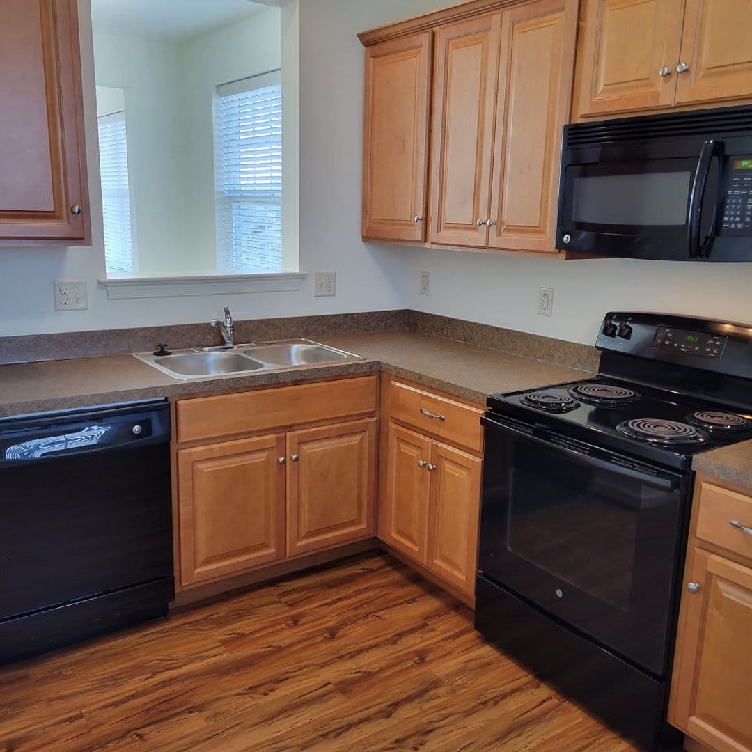 Lancaster Apartment: 231 Kilgannon Lane