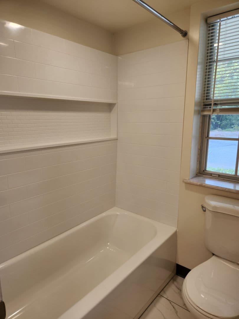 Lancaster Apartment: 1501 Butter Road