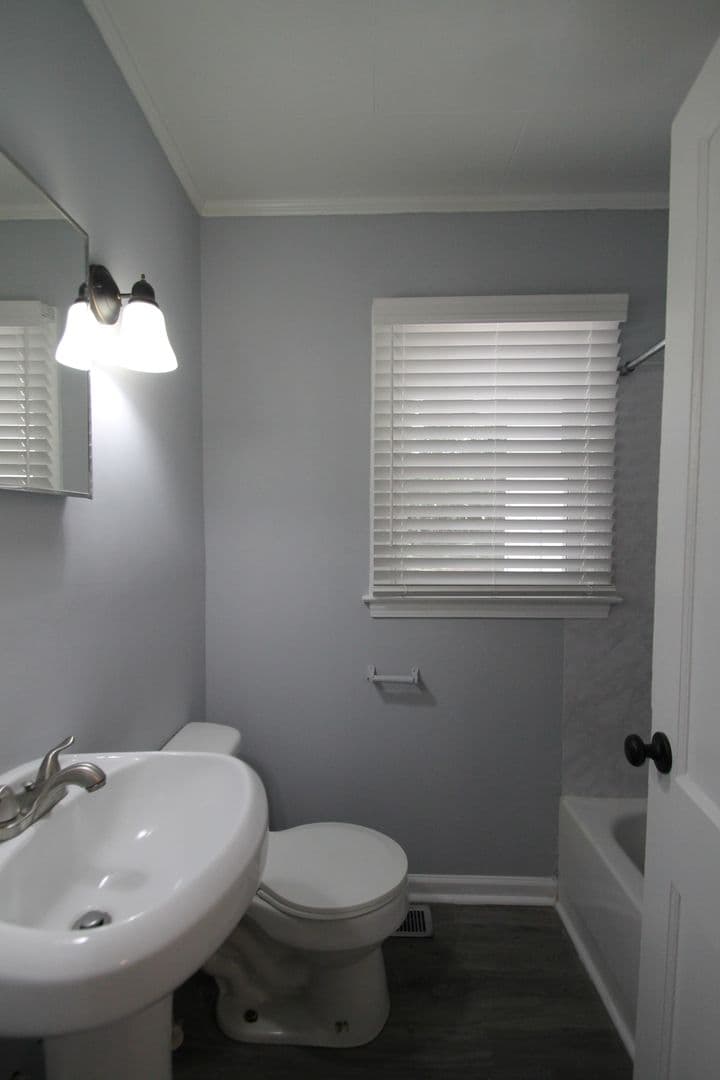 Rock Hill House: 1058 Ebenezer Ave Ext