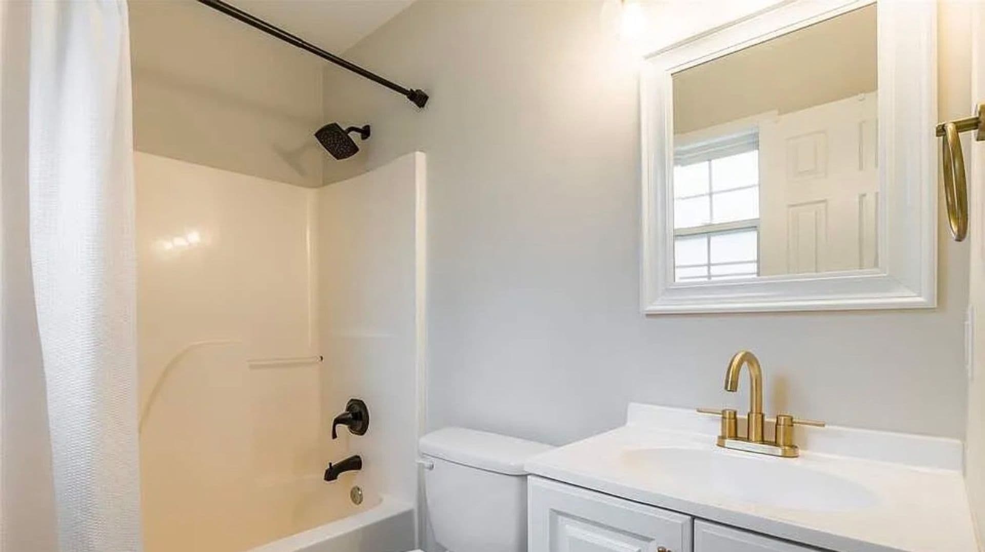 Fort Mill House: 201 Polly Collins Court