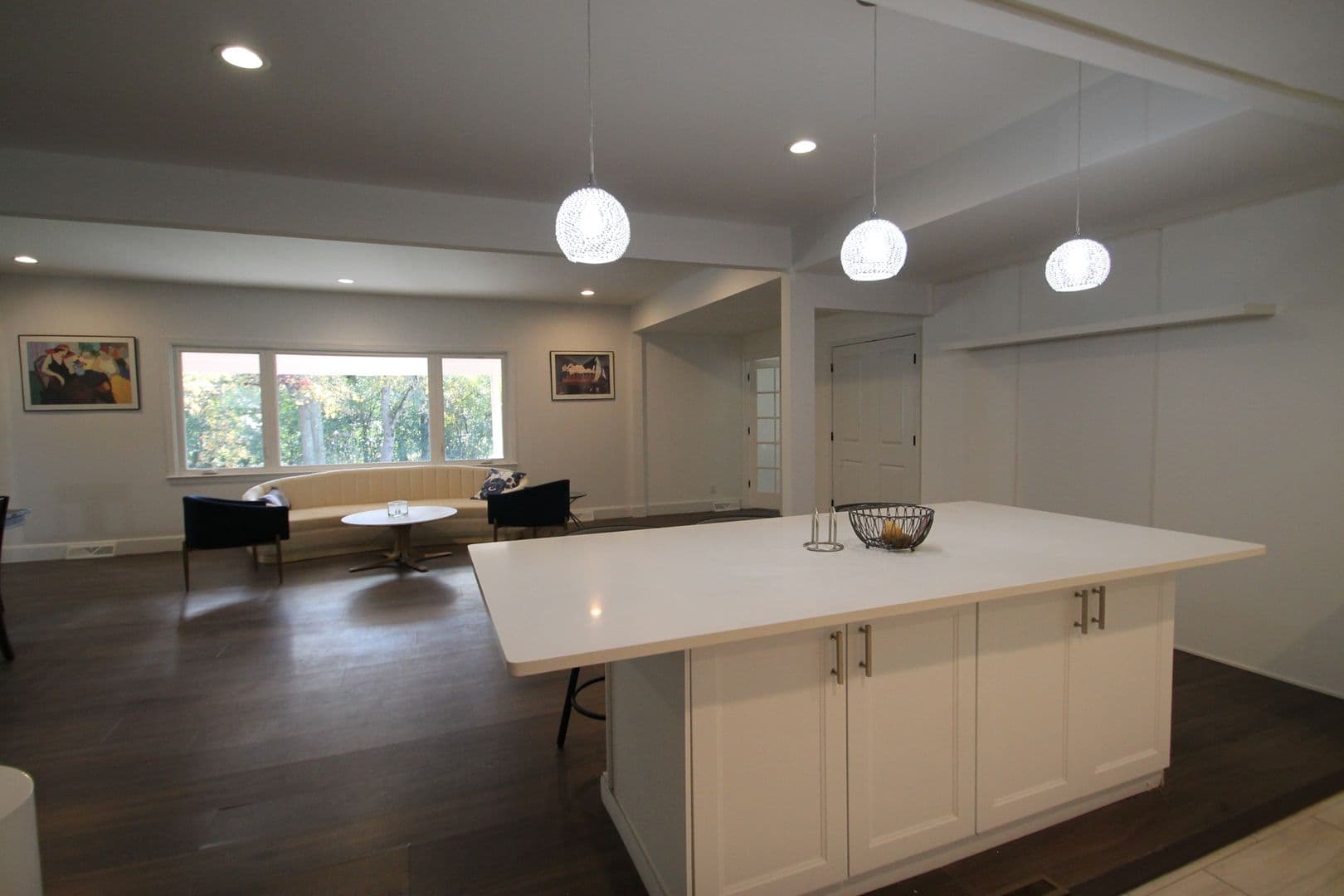 Rock Hill House: 421 Lakeside Drive