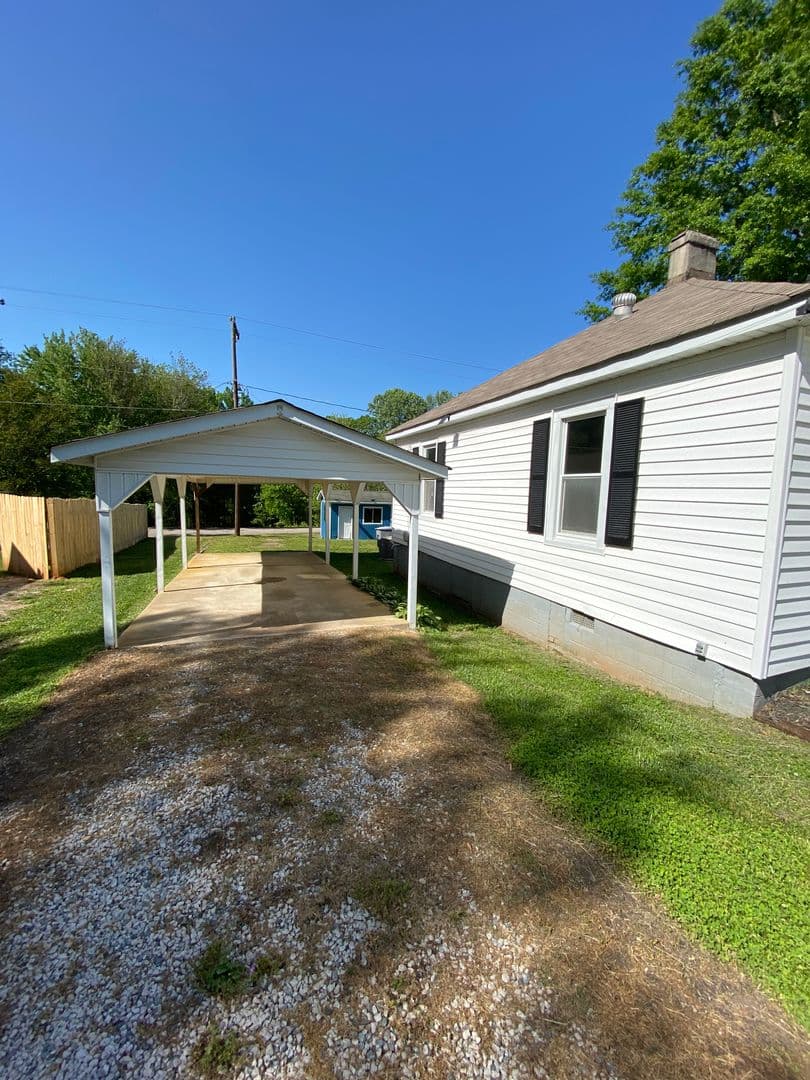 Clover House: 130 Oak Street