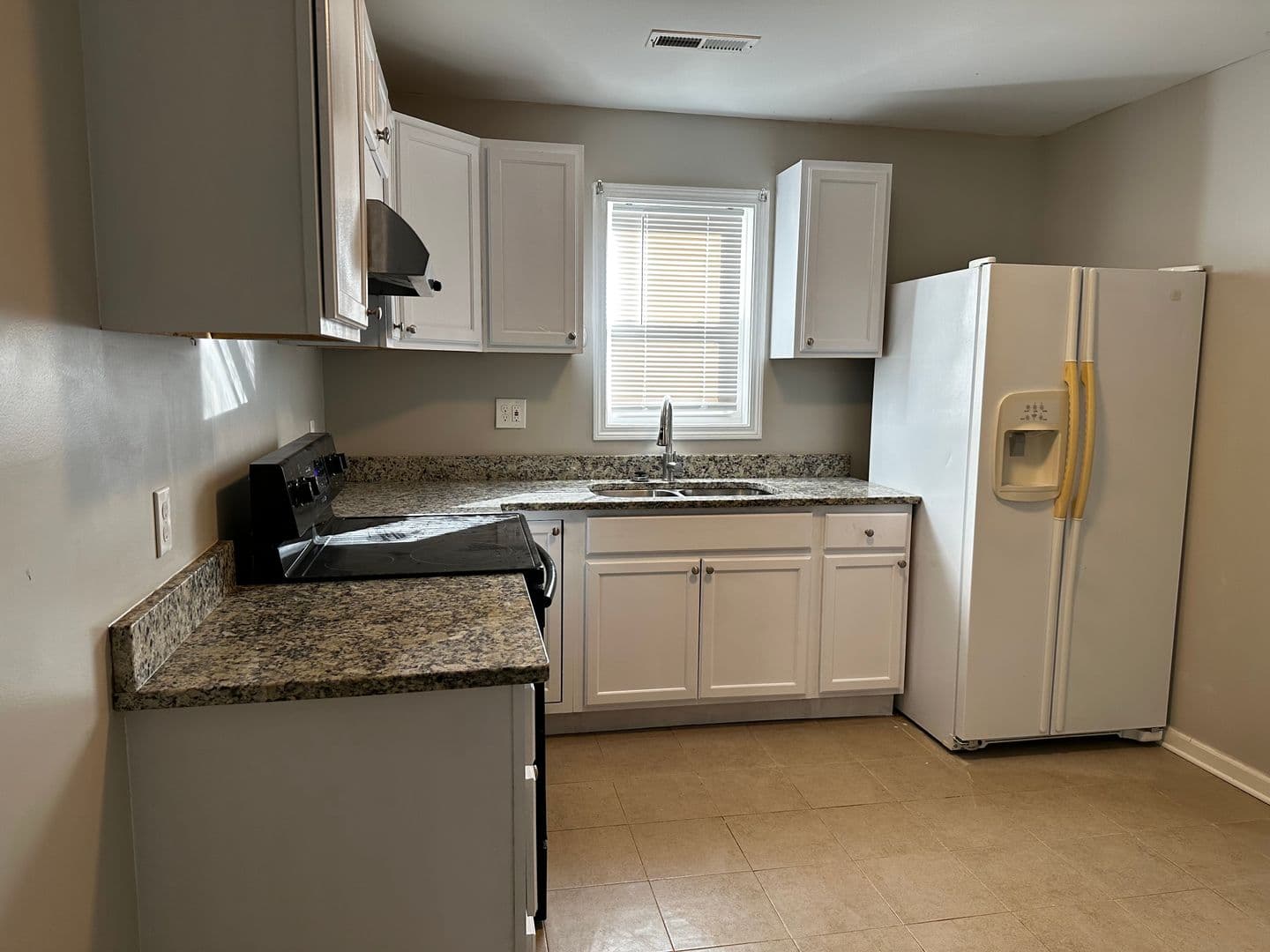Lancaster House: 1701 Springdale Road Unit C
