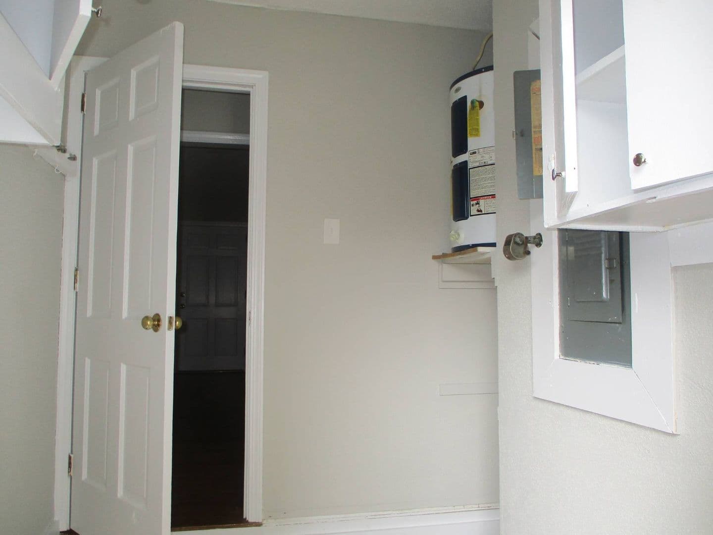 Rock Hill House: 1148 Ebinport Road