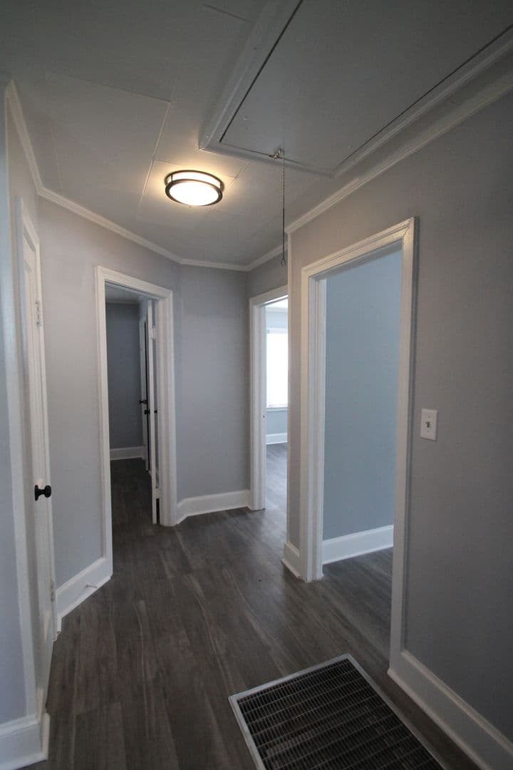 Rock Hill House: 1058 Ebenezer Ave Ext