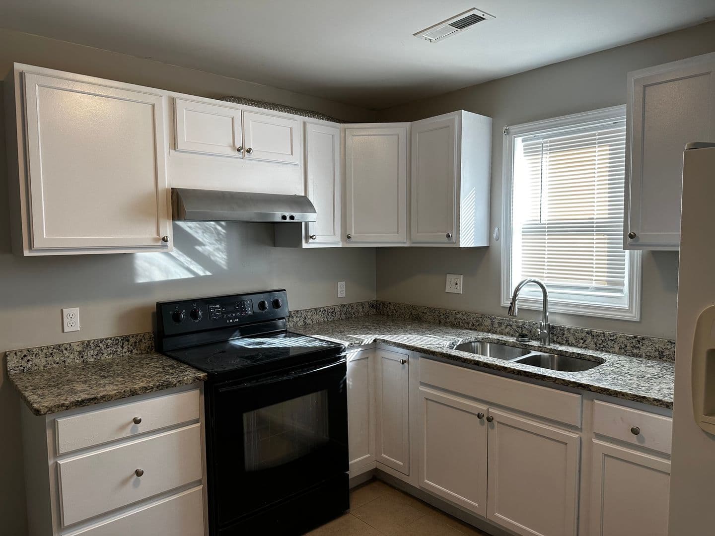Lancaster House: 1701 Springdale Road Unit C