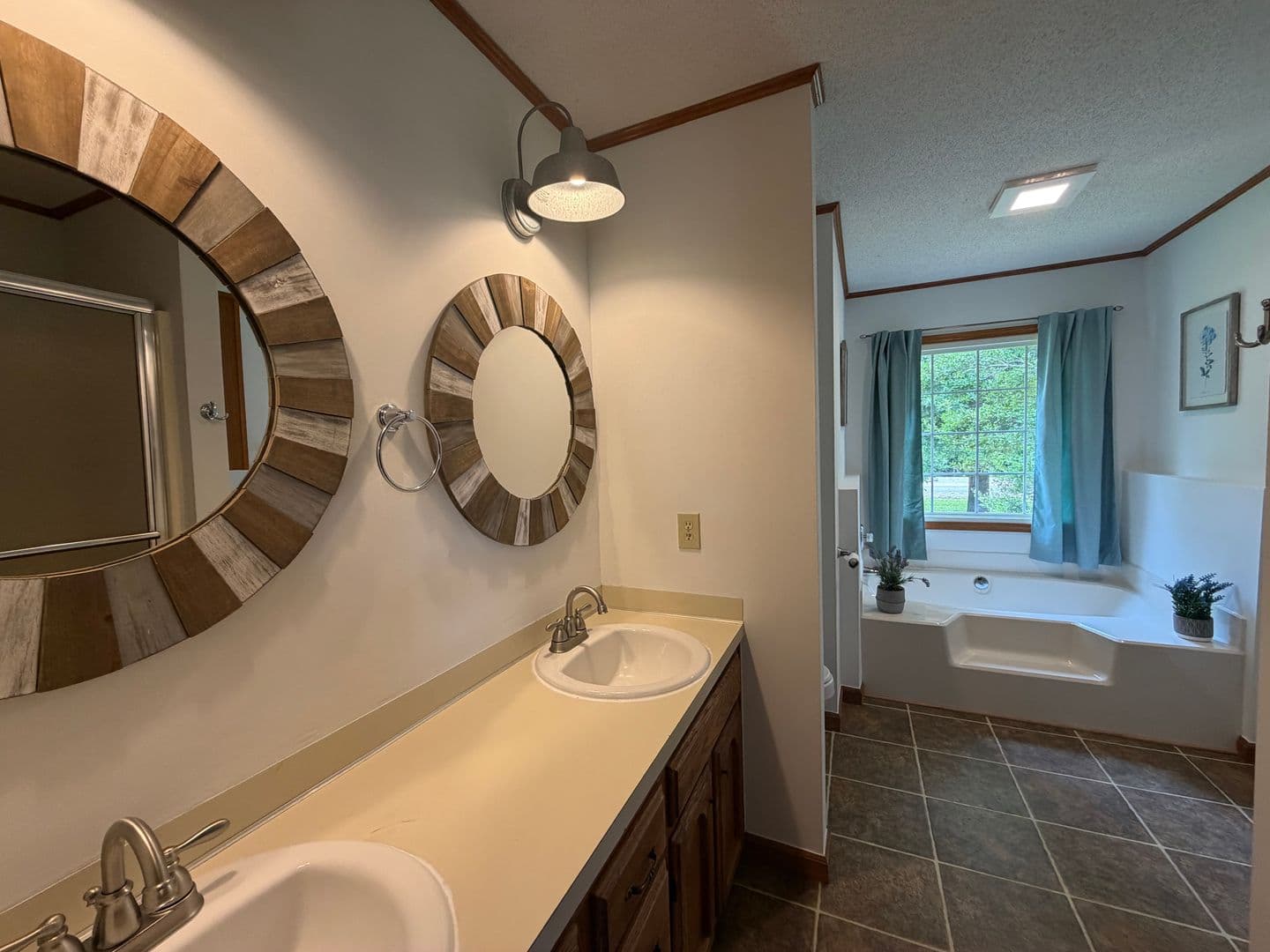 Hickory Grove House: 5126 Hickory Grove Road