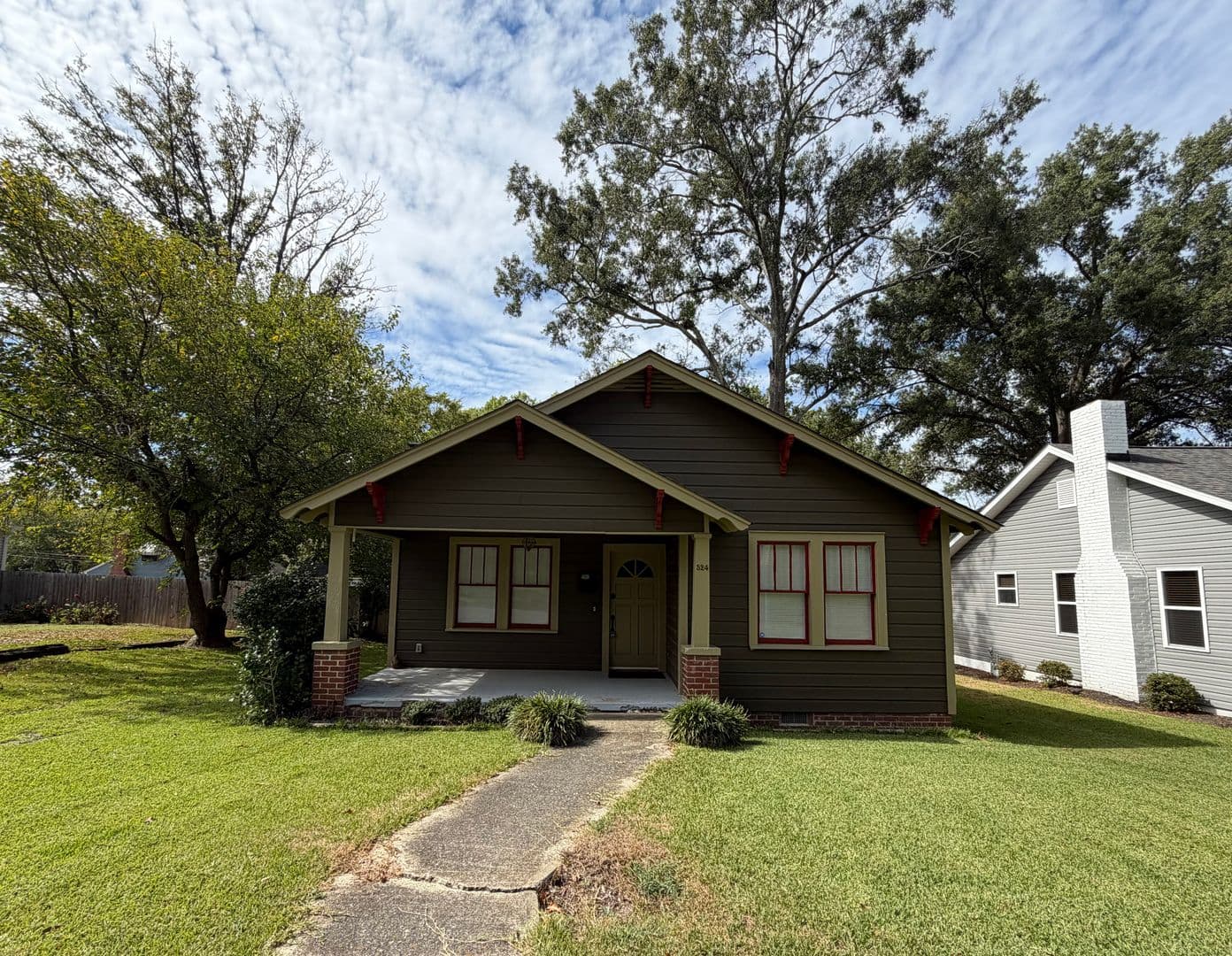 Rock Hill House: 524 South Confederate Ave