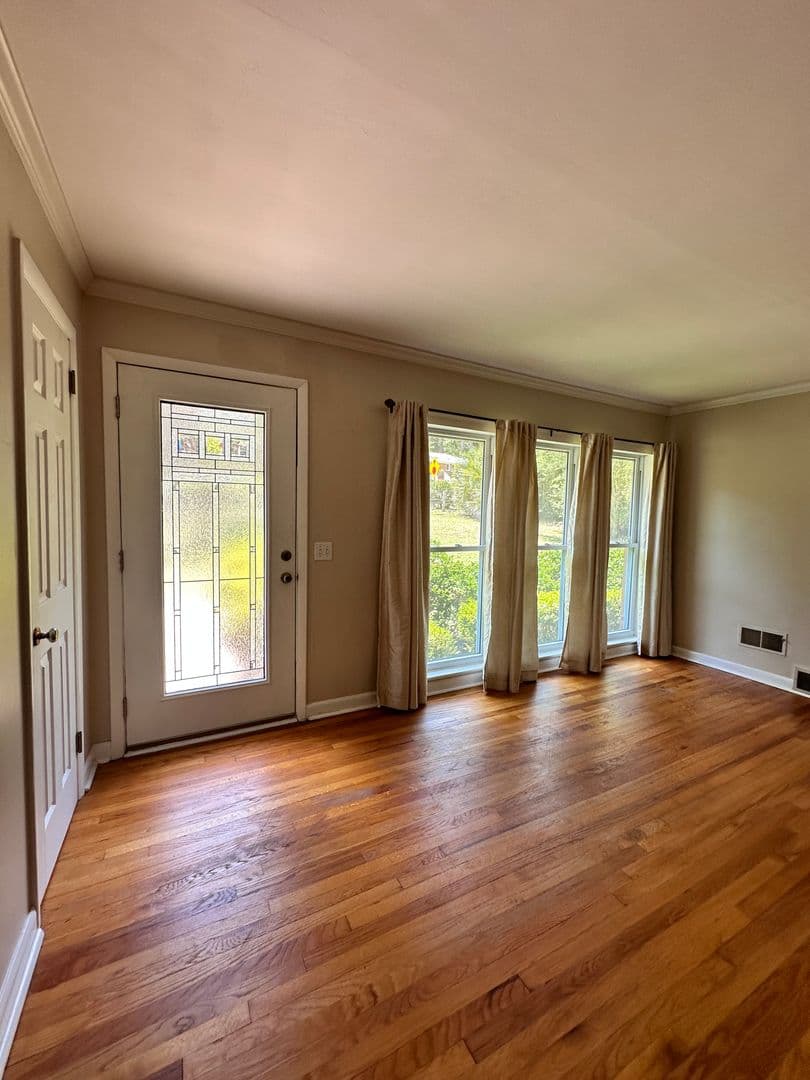 Columbia House: 3221 Foxhall Road