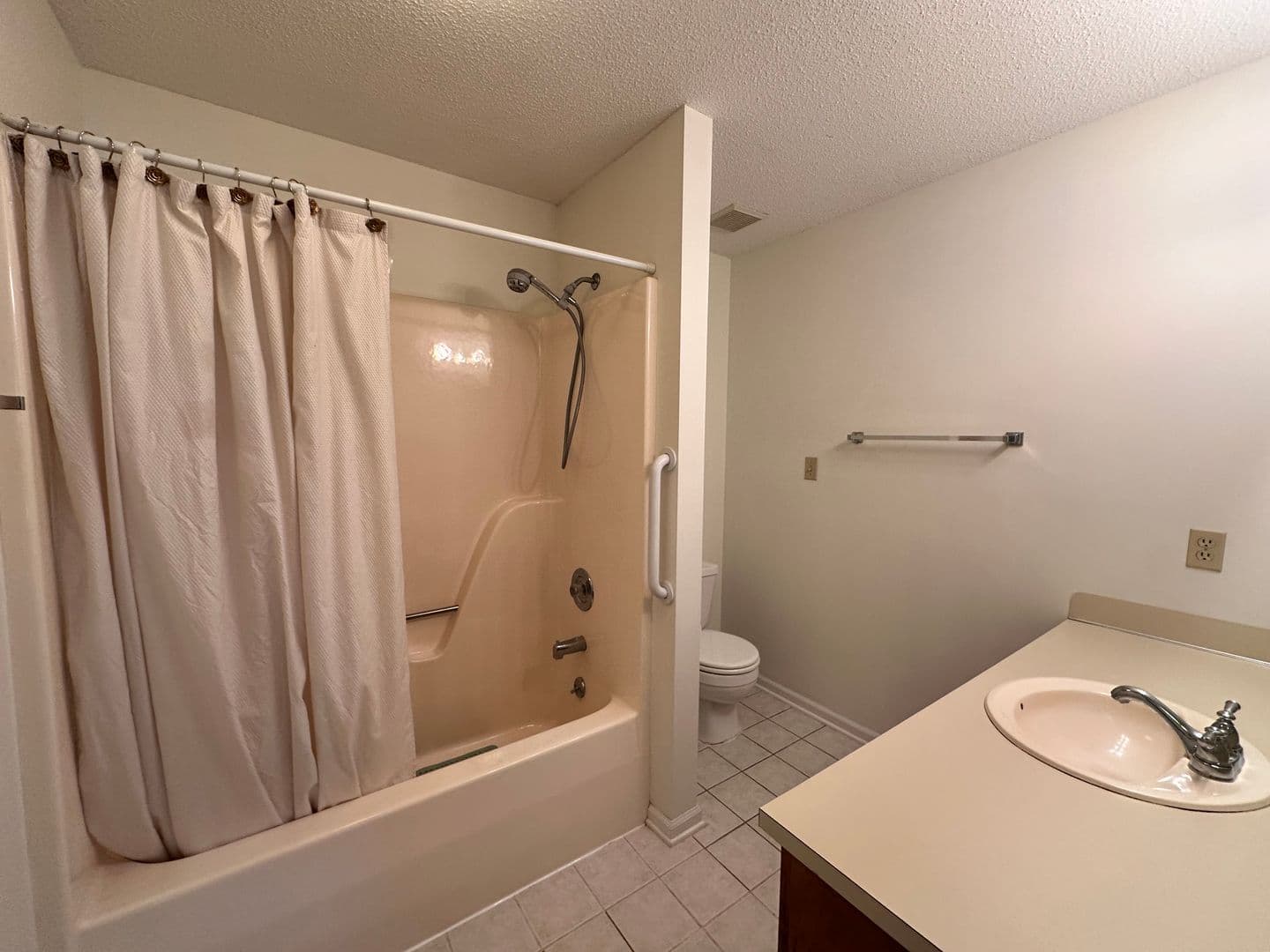 Rock Hill House: 222 Pointe Circle