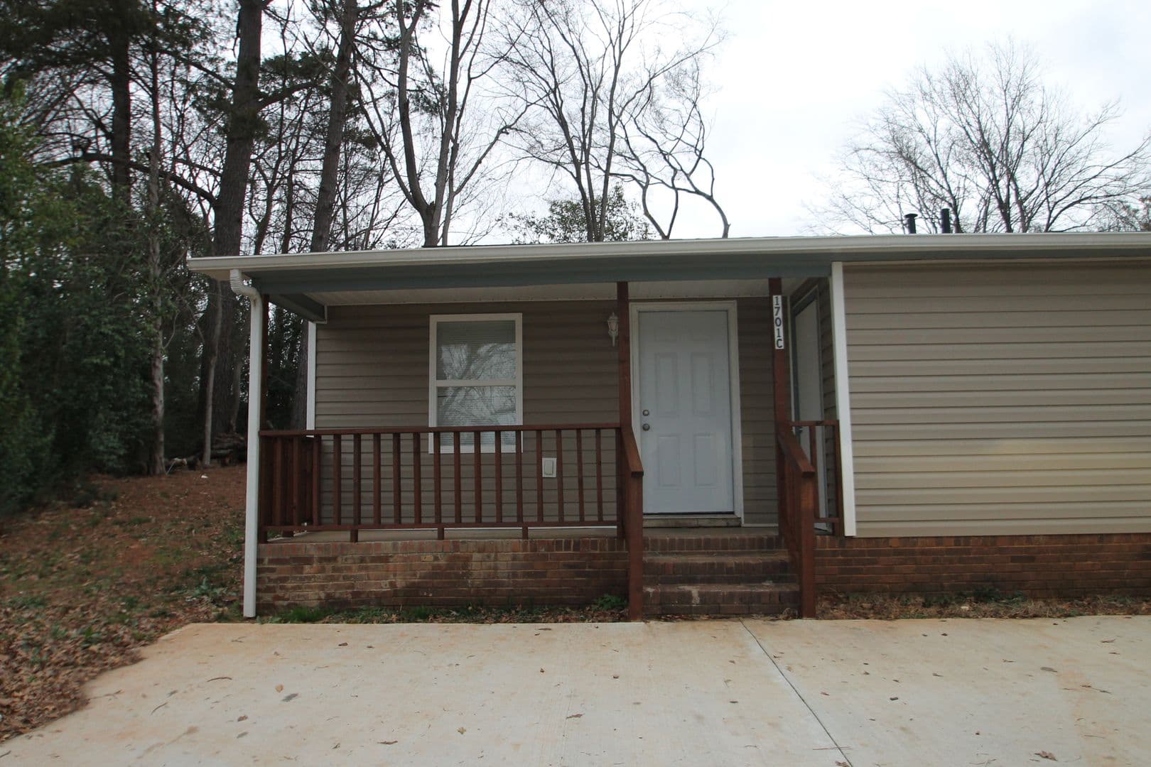 Lancaster House: 1701 Springdale Road Unit C