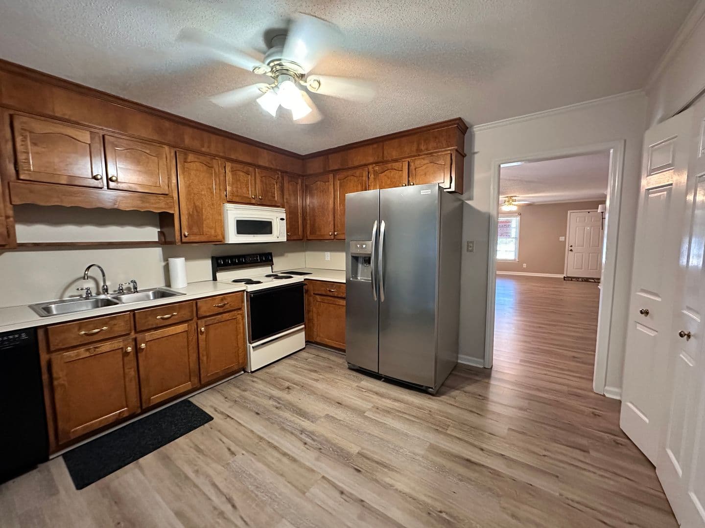 Rock Hill House: 222 Pointe Circle