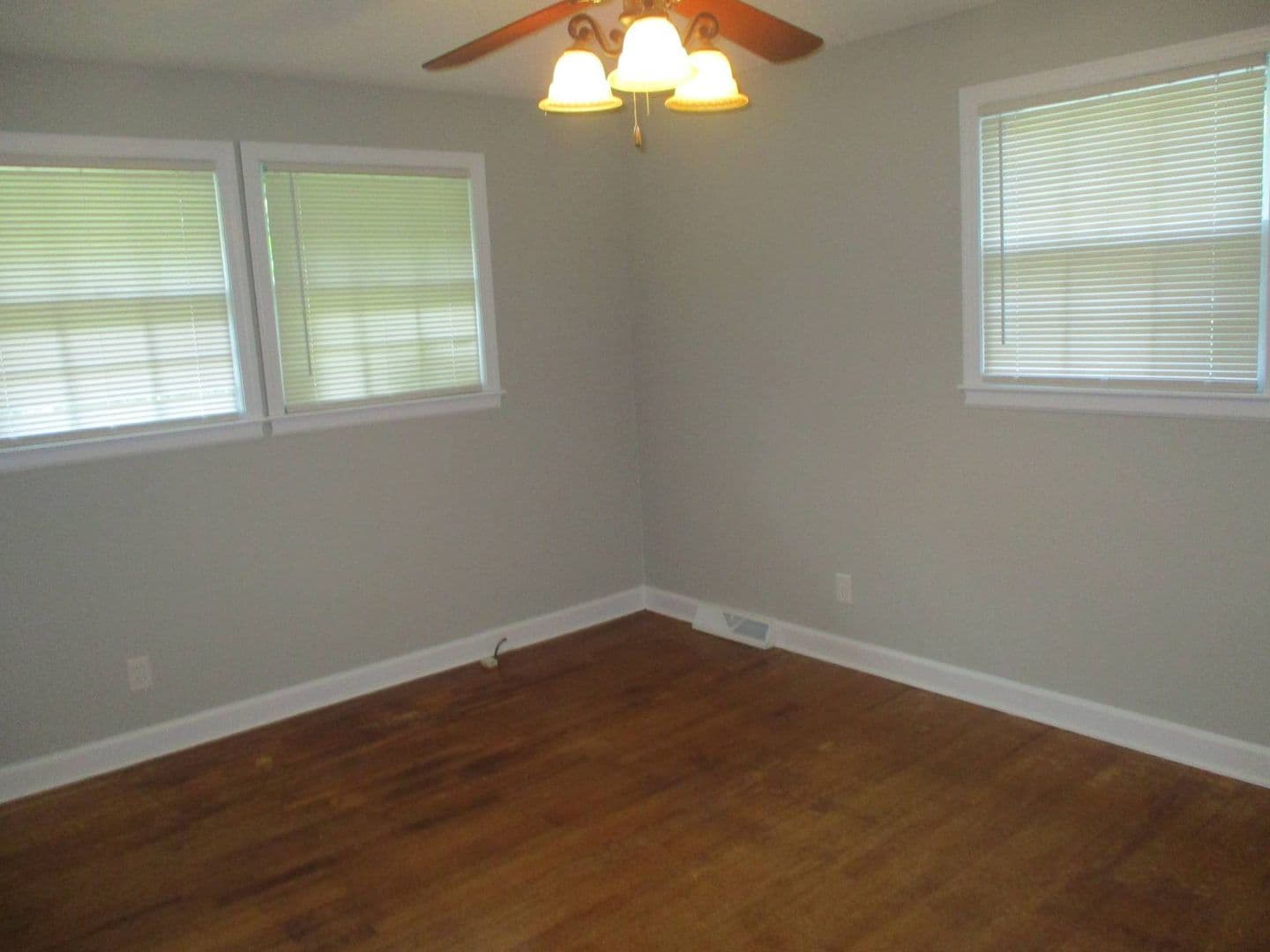 Rock Hill House: 1148 Ebinport Road