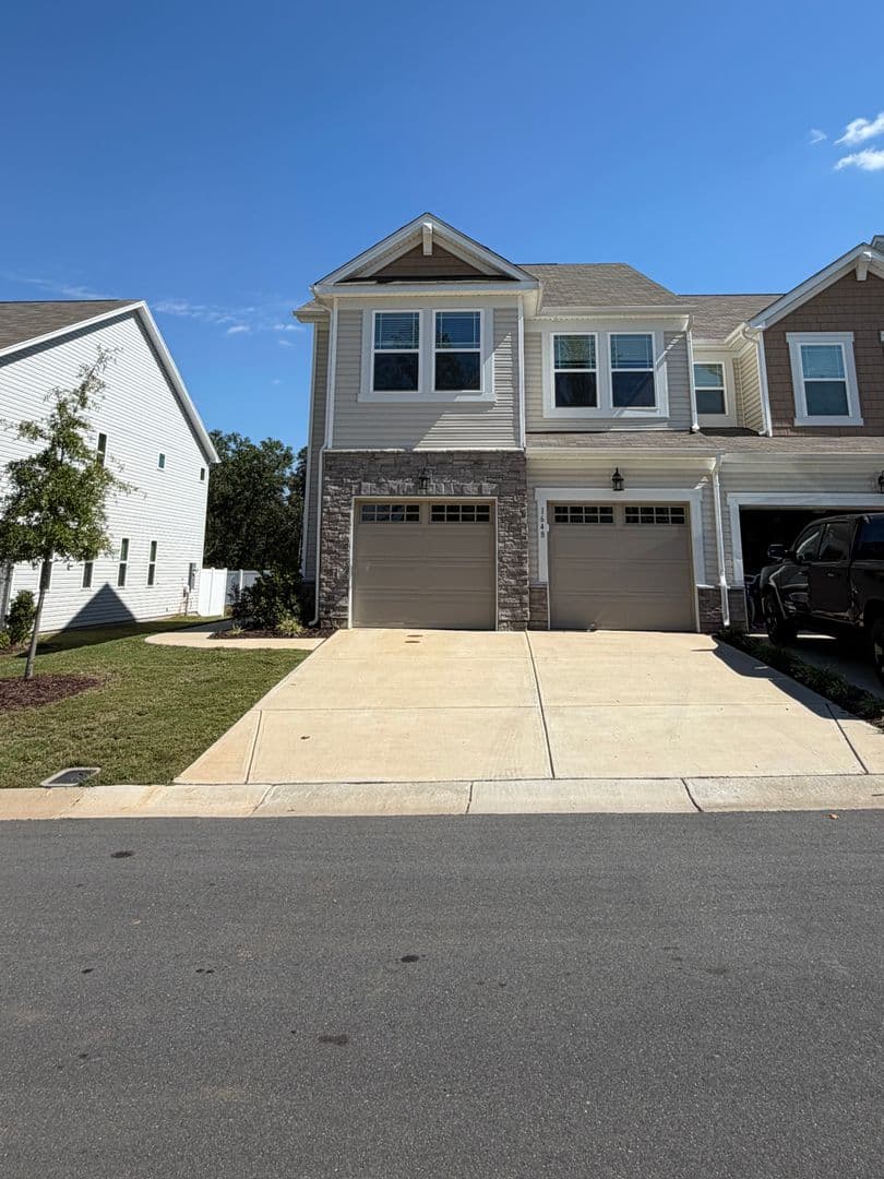 Indianland House: 1648 Munstead Place