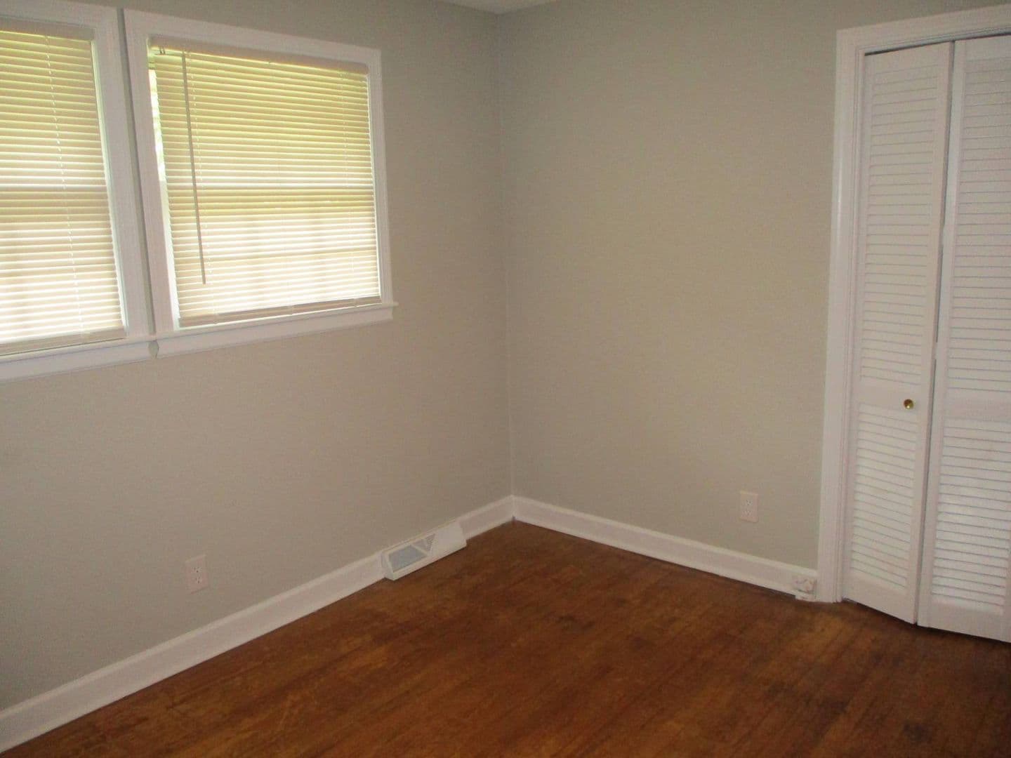 Rock Hill House: 1148 Ebinport Road