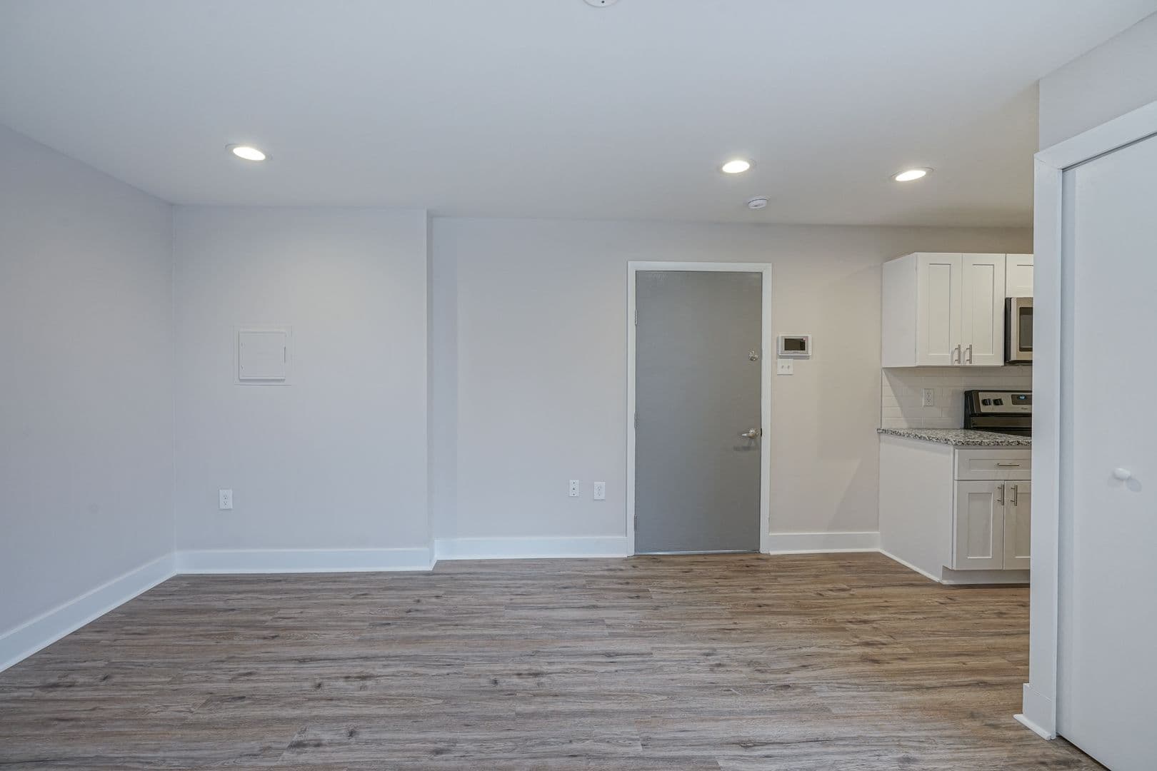 Phila Apartment: 2444 S Broad St (1-5)