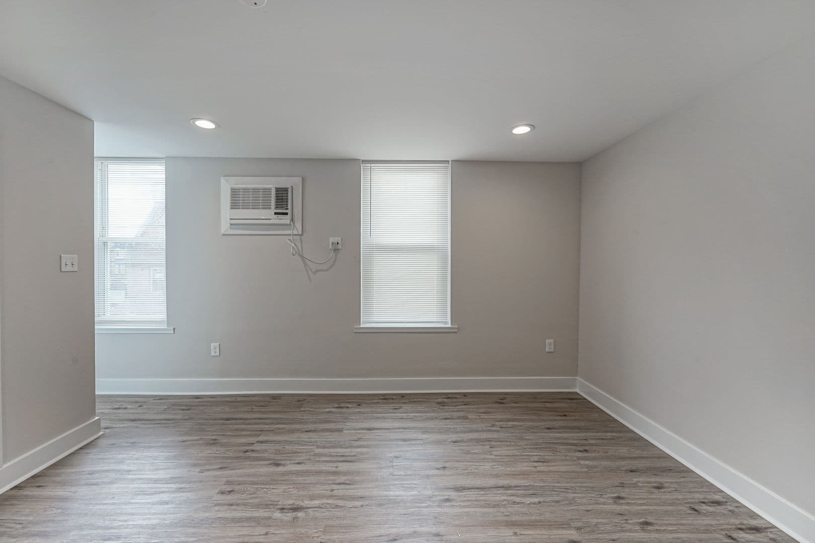 Phila Apartment: 2444 S Broad St (1-5)