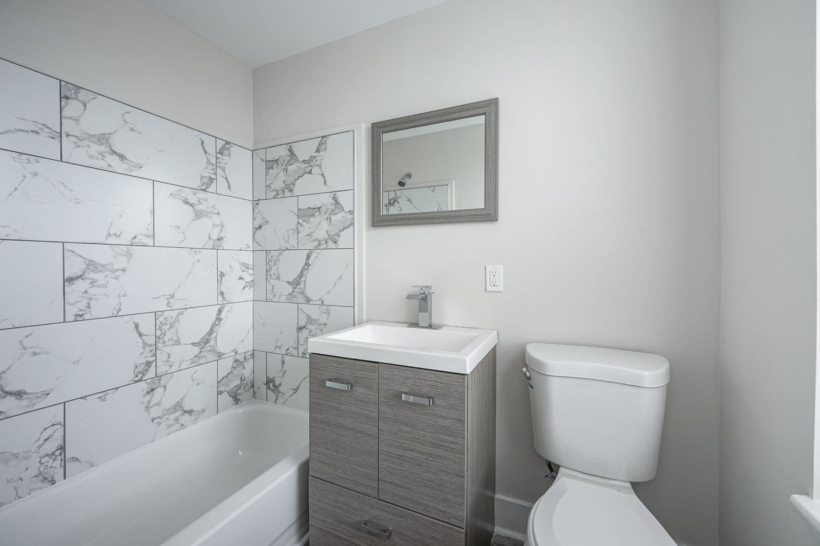 Phila Apartment: 2444 S Broad St (1-5)