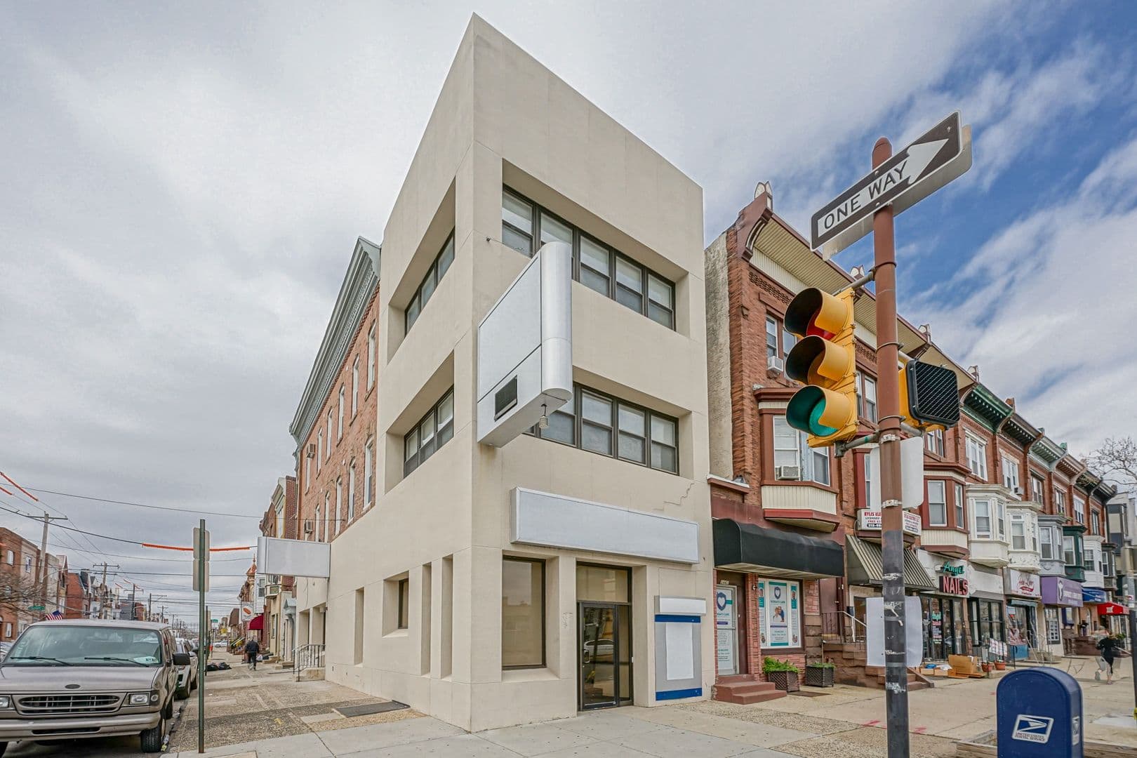Phila Apartment: 2444 S Broad St (1-5)