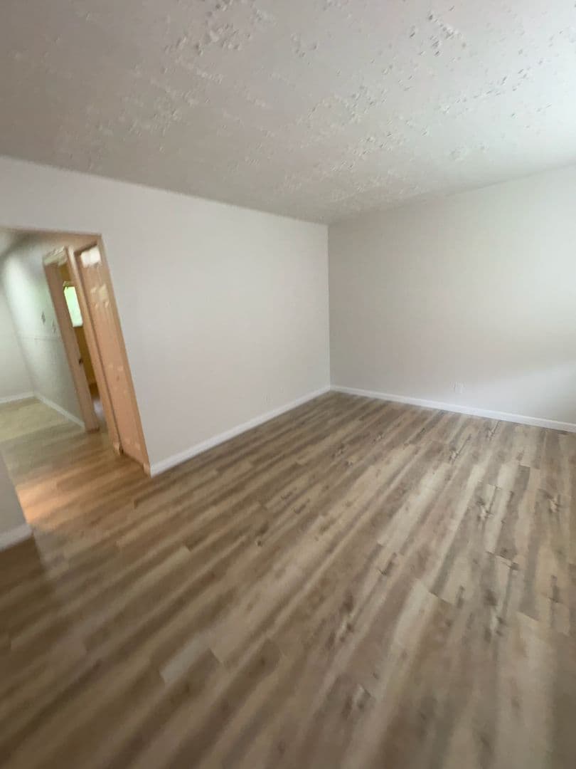 Spanish Lake Apartment: 1510 - 1574 Leonaire Ct