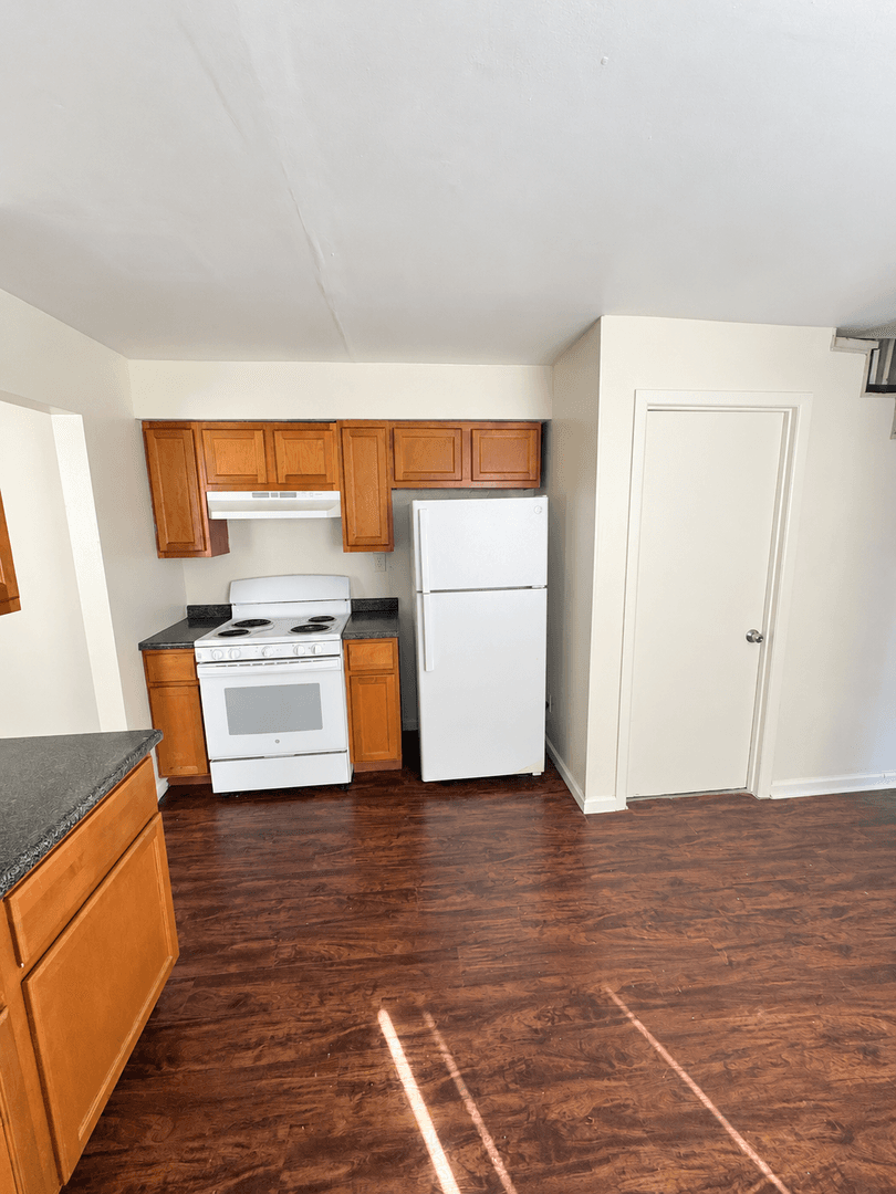 St Louis House: 6108 Alaska Ave