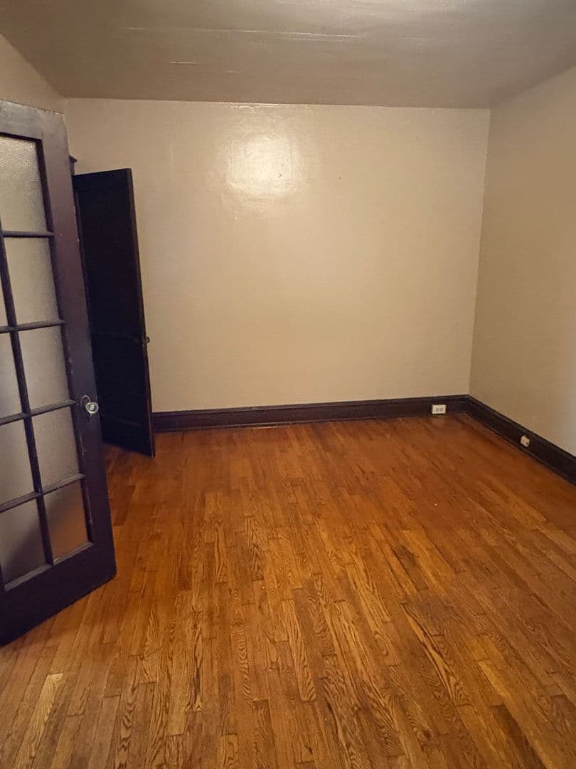 Saint Louis Apartment: 5105-07 S Broadway Street