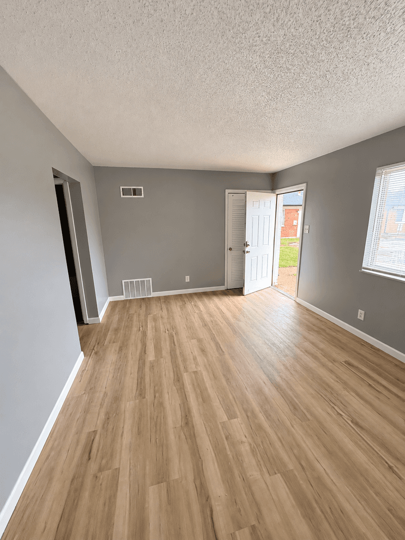 Spanish Lake Apartment: 1510 - 1574 Leonaire Ct